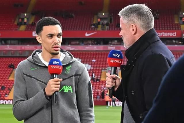 皇冠体育官网-卡拉格：对阿诺德失望，他本可帮利物浦拿更多冠军