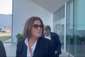 和儿子飞抵米兰城!母亲:加盟米兰一直是拉比奥特的首选