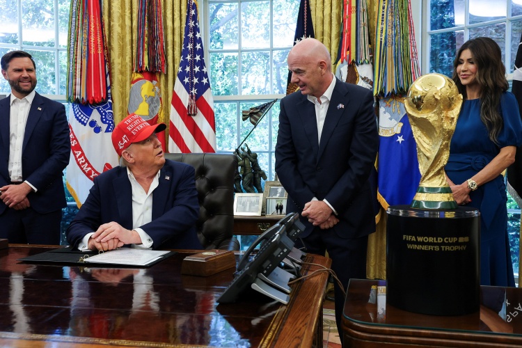 皇冠信用网-效仿美式橄榄球或篮球？TA：FIFA允许今夏世界杯补水时插播广告